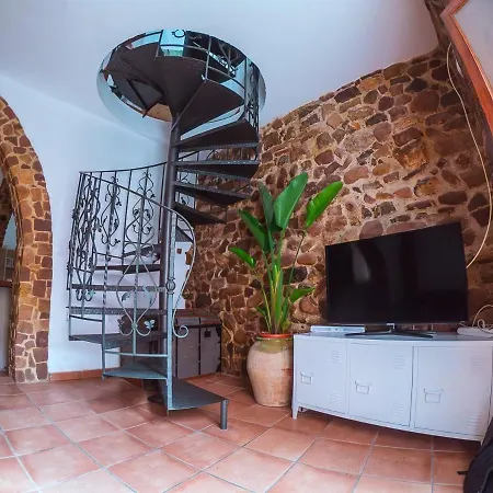 Casa De Piedra En El Casco Antiguo De Holiday home