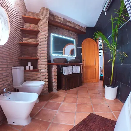 Casa De Piedra En El Casco Antiguo De *